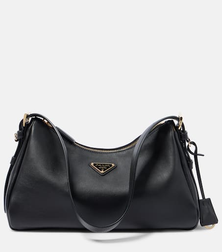 【PRADA】上品 リ・エディション シェーヌ ミディアム bag ロゴ 4a3f1e04a939679adaed84f3885d20