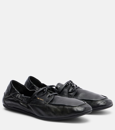 Shuffle leather boat shoes