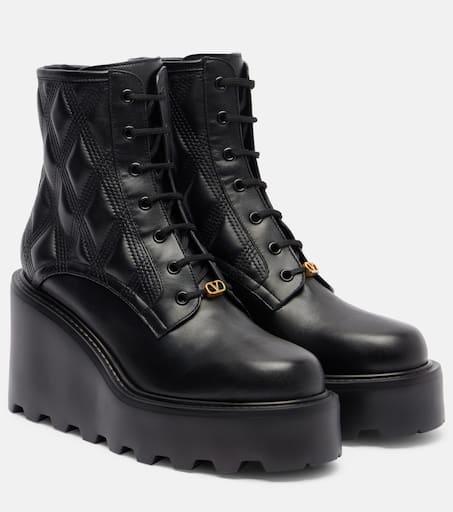 Quiltie 67 leather lace-up boots in black - Valentino Garavani