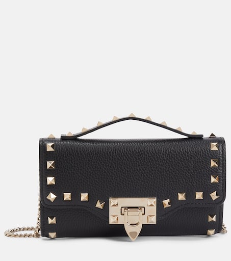 ■VALENTINO■ Rockstud Chain Strap Wallet Black 5W2P0U99VSH0 Valentino Garavani Rockstud Leather Wallet on a Chain