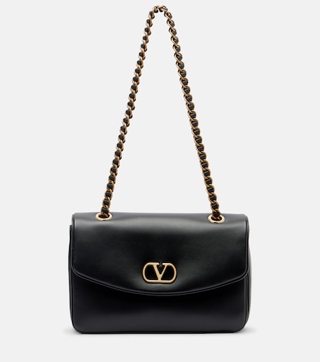 Djuna Medium leather shoulder bag in black - Valentino Garavani