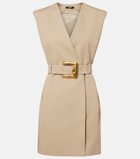 topshop buckle wrap midi dress Summer Casual Floral Print Topshop Buckle Wrap Midi Dress A Woman In A White Dress Is Standing On The Stage With Her Hands Folded Over Her Chest