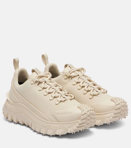 スニーカー MONCLER Woman Sneakers Beige 4M00060M7633 20C 楽天市場】MONCLER モンクレール Mマーク ローカットスニーカー