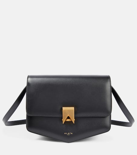 【ALAIA】Le Papa スモール レザー クロスボディバッグ ホワイト Le Papa Small leather crossbody bag in white - Alaia | Mytheresa