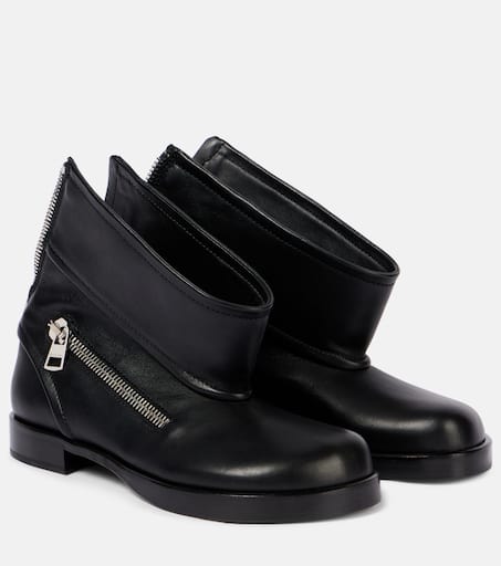ショートブーツ・ブーティ J W ANDERSON Chain Ankle Boots in Black Leather Chain leather ankle boots in black - JW Anderson | Mytheresa