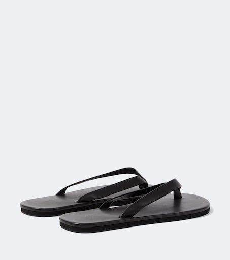 Leather Tong Sandal | AURALEE | FETCHING