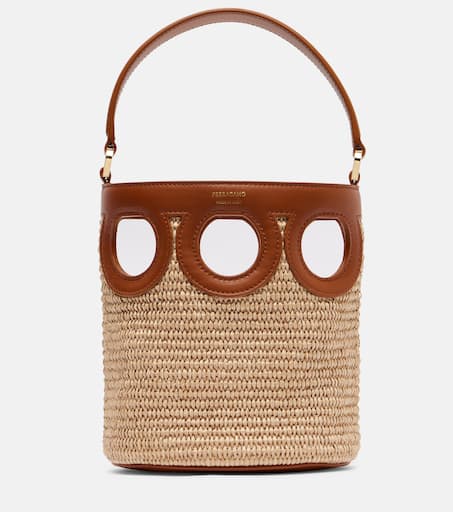 24PF new/FERRAGAMO ヴァラミディアムトートバッグ Bag Brown Ferragamo: Ferragamo Presents Its New Pre-Fall 2024