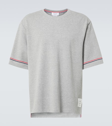 Tシャツ・カットソー THOM BROWNE Men Tops 43586 MJS219AJ0084 49630 GREY Thom Browne logo-patch short-sleeved T-shirt | Grey | FARFETCH