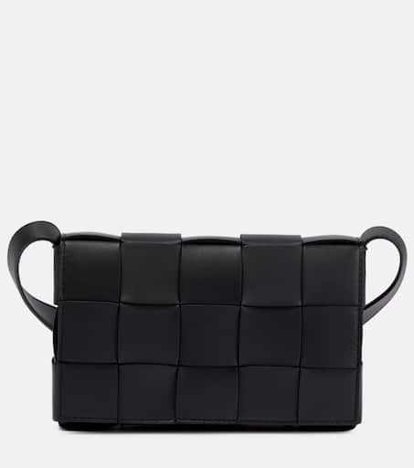 ショルダーバッグ Bottega Veneta Black Leather Small Veneto Crossbody Bag Bottega Veneta® Men's Small Veneto in Black. Shop online now.