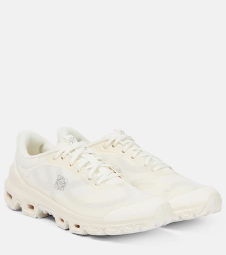 送料関税込♪【Loewe】 x On Cloudventure 2.0 running shoes LOEWE LOEWE x On Cloudventure 2.0 Low-Top Sneakers | Saks
