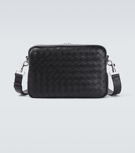 Intrecciato leather camera bag in black - Bottega Veneta | Mytheresa