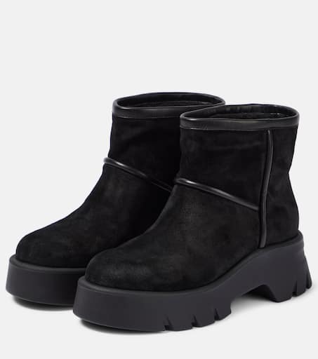 Shearling lined suede ankle boots in black Gianvito Rossi