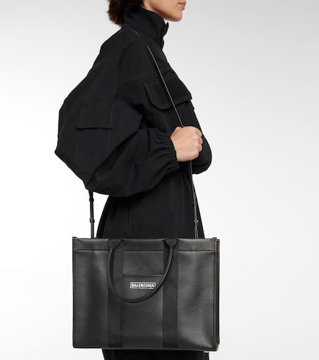 Balenciaga tote bag men store