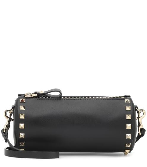 Valentino Garavani Rockstud leather clutch | Valentino