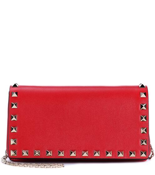 Valentino Garavani Rockstud leather clutch | Valentino