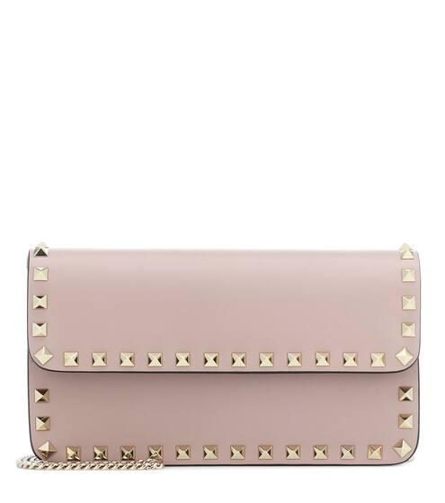 Valentino Garavani Rockstud leather clutch | Valentino