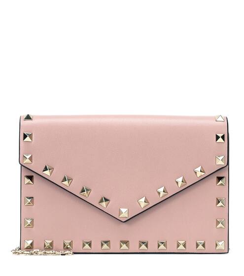 Valentino Garavani Rockstud leather clutch | Valentino