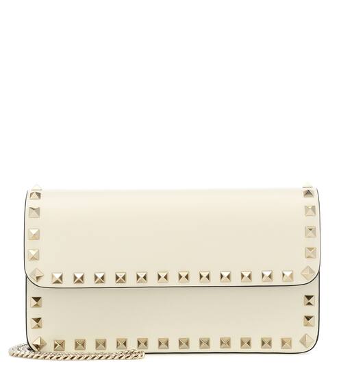 Valentino Garavani Rockstud Small leather clutch | Valentino