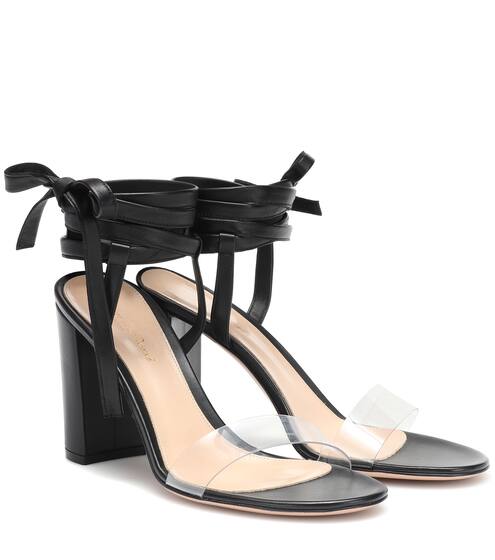 حصرياً لدى Mytheresa – صندل Flavia 85 من الجلد و ال PVC | Gianvito Rossi