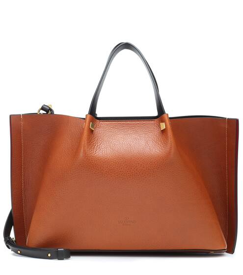 Valentino Garavani VLOGO Escape Medium leather shopper | Valentino