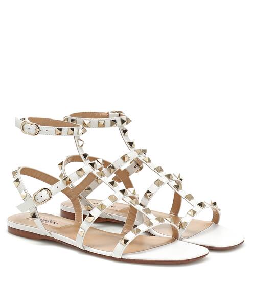 صندل فلات من الجلد Valentino Garavani Rockstud | Valentino