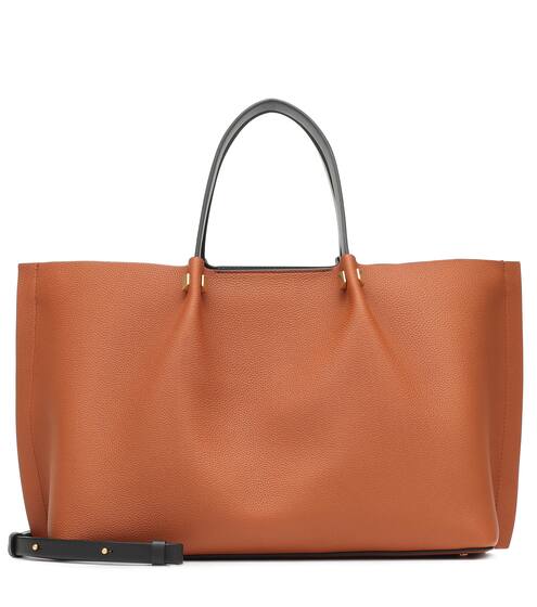 Exclusive to Mytheresa – Valentino Garavani VLOGO Escape Medium leather tote | Valentino