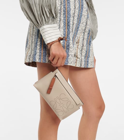 loewe t pouch
