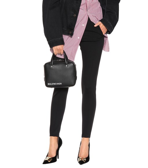 Balenciaga - حقيبة من الجلد Triangle Square XS - mytheresa.com