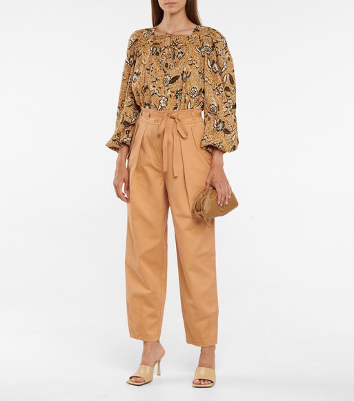 tweens in bathing suits