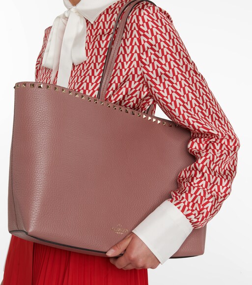 valentino rockstud large