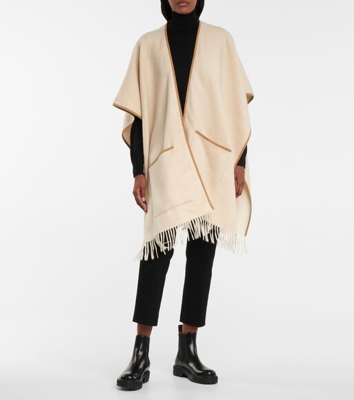 ferragamo shawl