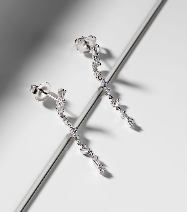 Classic 18kt white gold drop earrings with diamonds | Suzanne Kalan