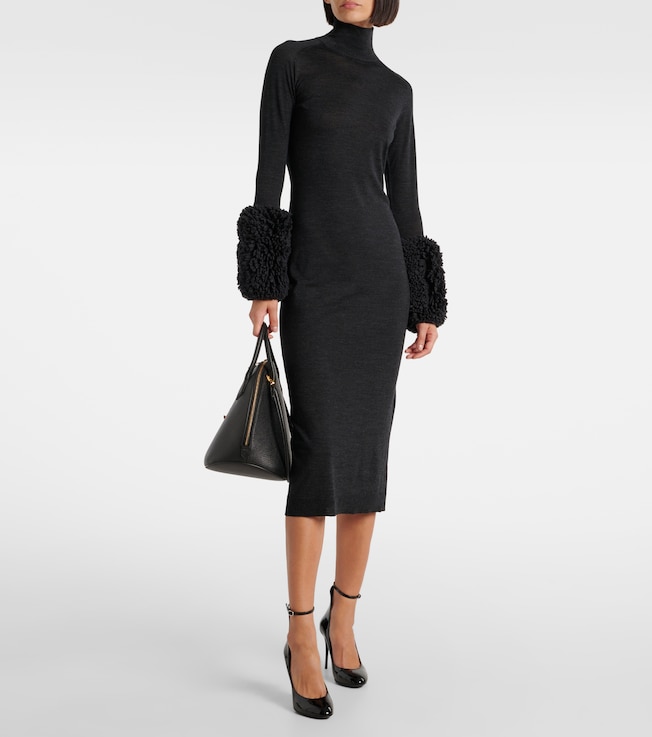 Alaïa | Plush, AI-Powered Fashion Search and Discovery Platform