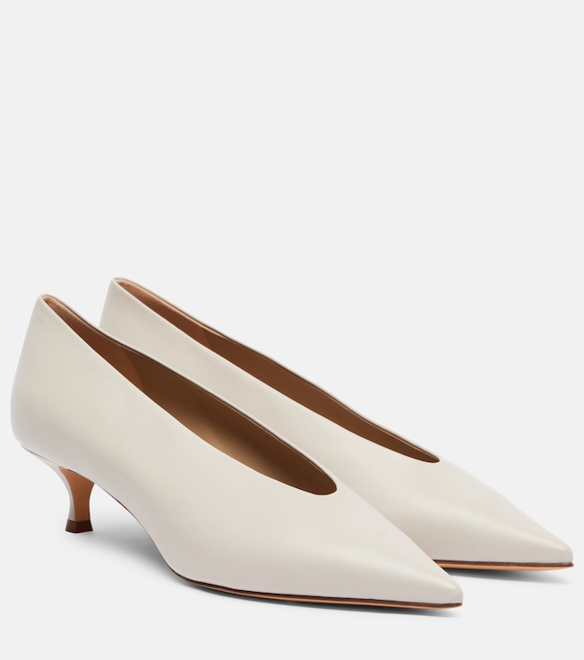 LE MONDE BERYL Babouche leather pumps