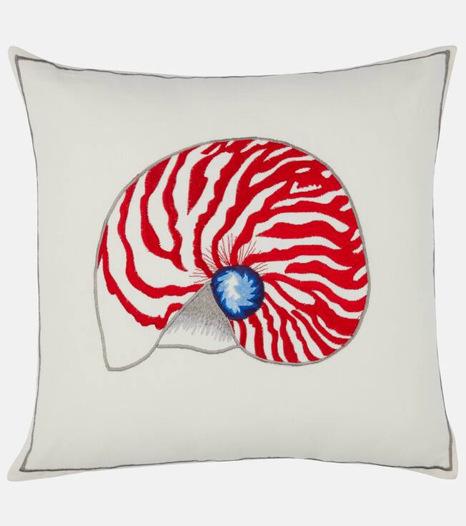 Shell embroidered cushion | Les-Ottomans